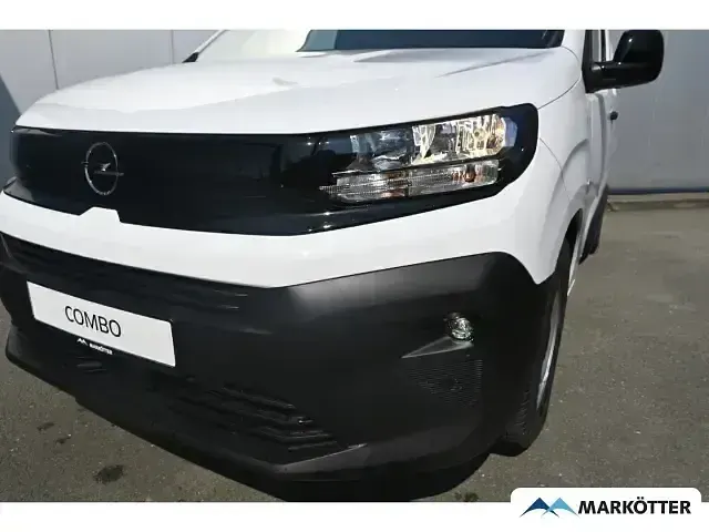 Gebraucht Opel Combo-e Life Basis 100 kW (136 PS) 2025 Weiss Kombi