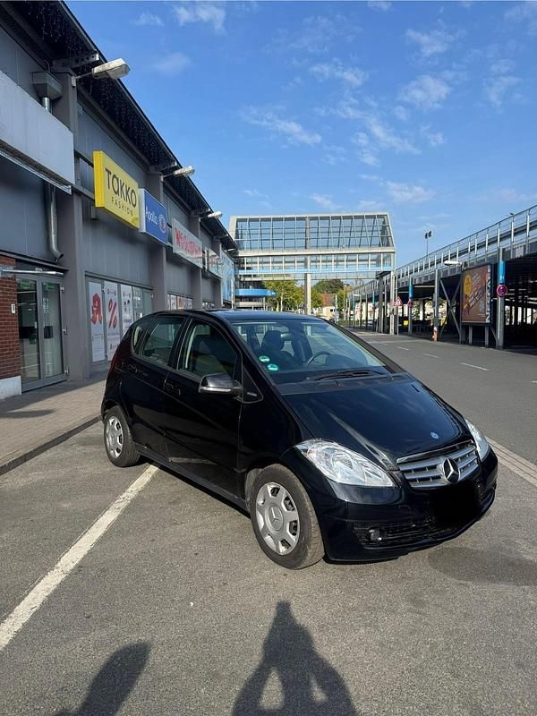 Gebraucht Mercedes A150 80 PS (58 kW) 2011 Schwarz Kleinwagen