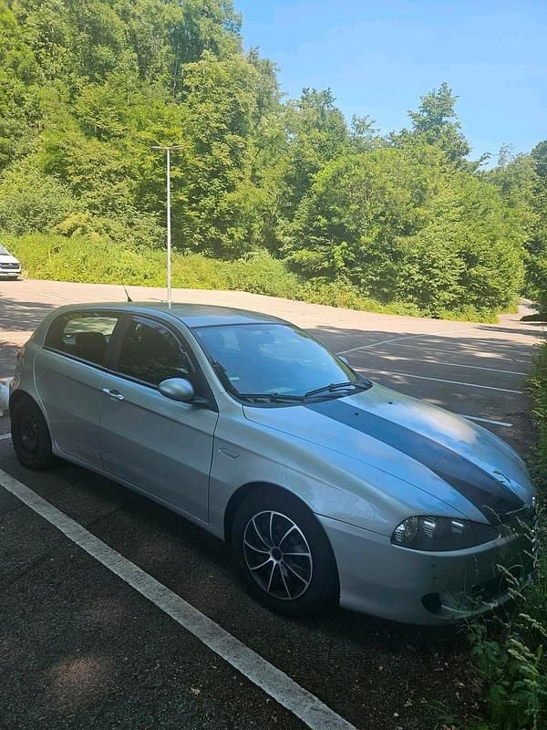 Silber Gebraucht 2006 Alfa Romeo 147 Kleinwagen | 790 € (Guter Preis) - Bild 1/4