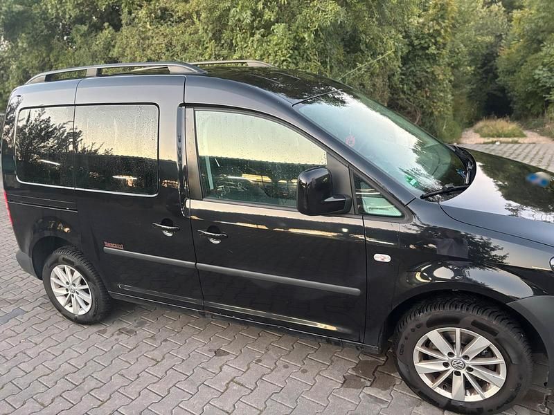 Gebraucht VW Caddy 102 PS (75 kW) 2012 Schwarz Van / Kleinbus