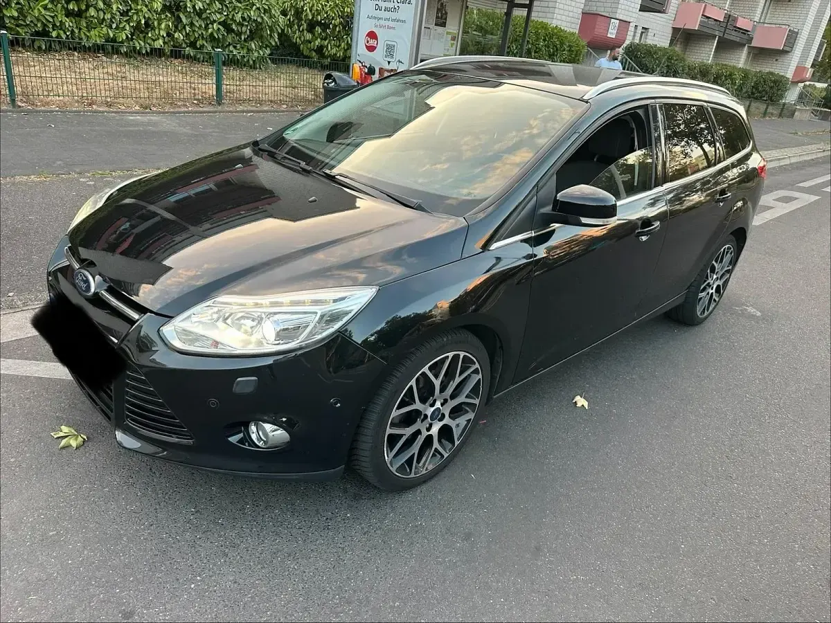 Gebraucht Ford Focus 125 PS (91 kW) 2013 Schwarz Kombi