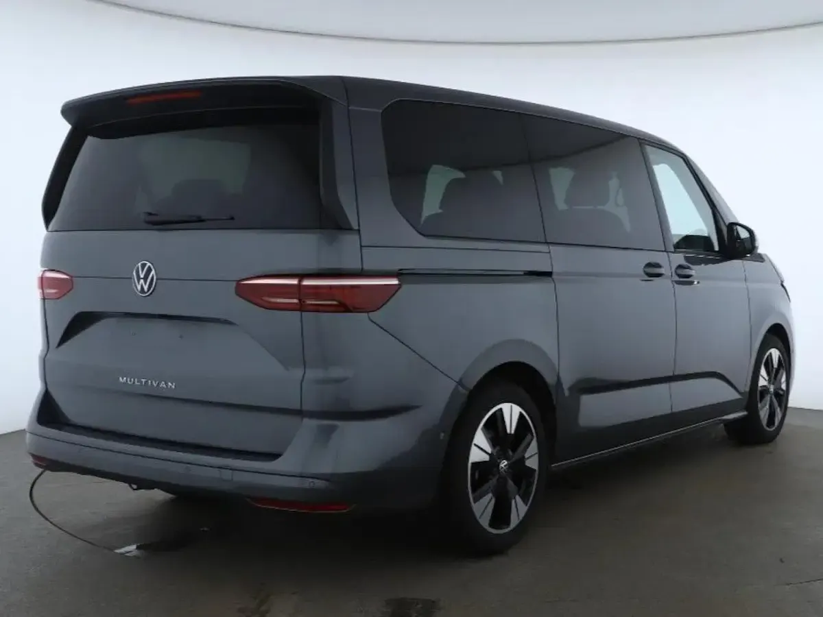 Używany VW Multivan Life 150 KM (110 kW) 2025 Minivan
