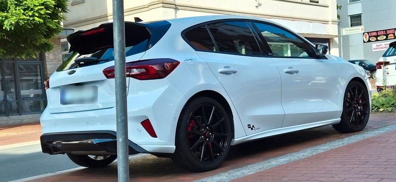 Gebraucht Ford Focus ST 280 PS (205 kW) 2024 Weiß Limousine