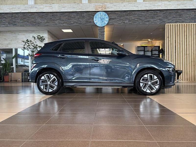 Gebraucht Hyundai Kona Select 100 kW (136 PS) 2021 Blau SUV