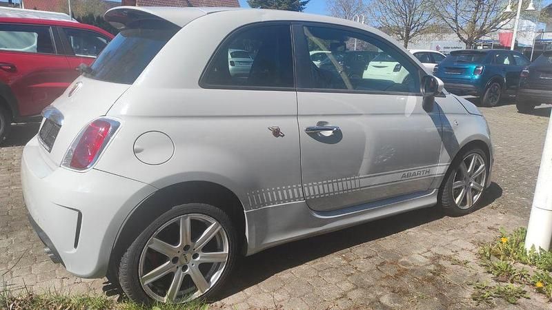Usado Abarth 500 135 HP (99 kW) 2011 Cinzento Citadino