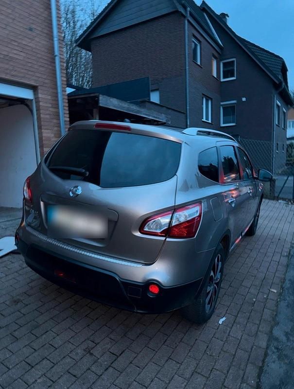 Gebraucht Nissan Qashqai +2 117 PS (86 kW) 2011 Braun SUV