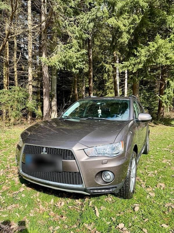 Gebraucht Mitsubishi Outlander 170 PS (125 kW) 2012 Braun SUV