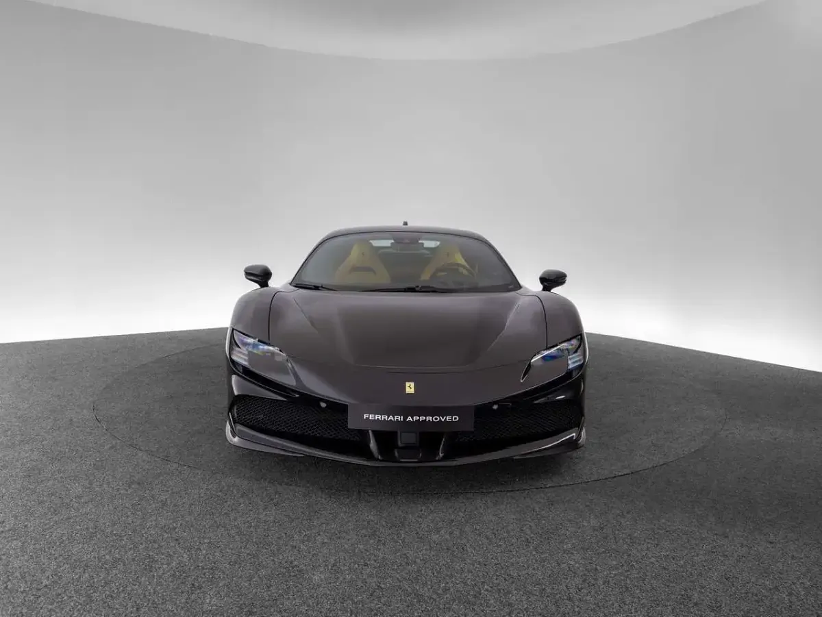 Gebraucht Ferrari SF90 999 PS (734 kW) 2023 Schwarz Coupé
