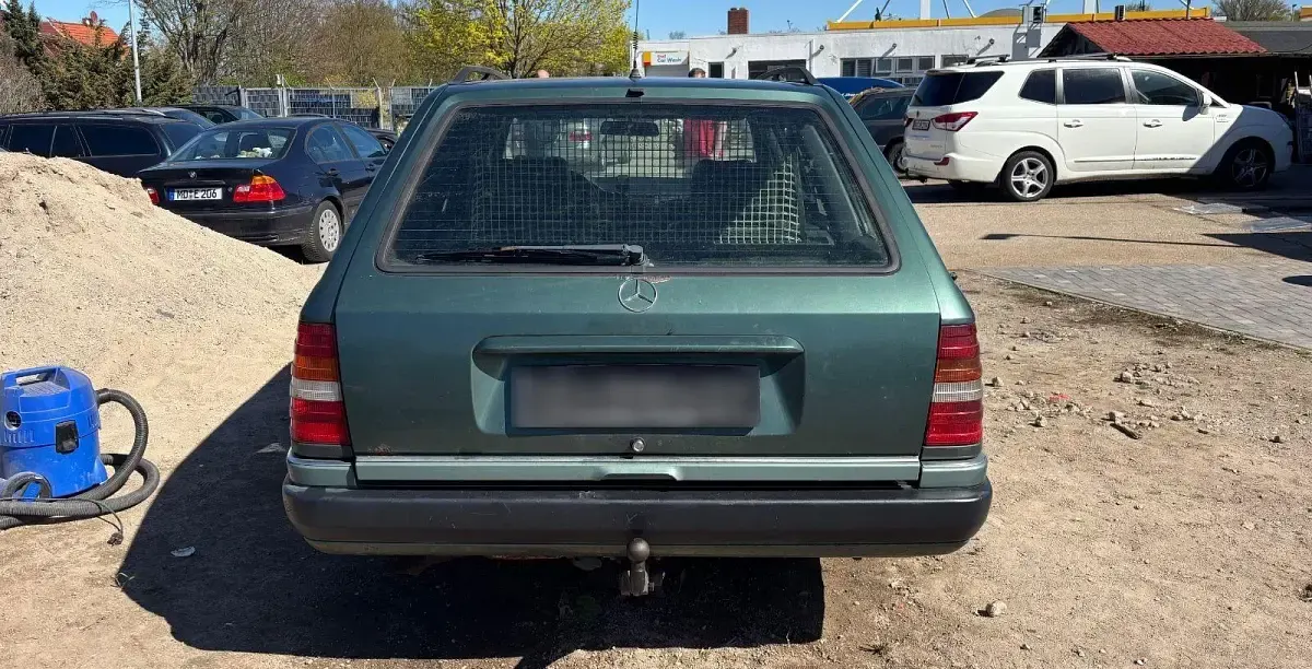 Gebraucht Mercedes E300 188 PS (138 kW) 1989 Grün Kombi