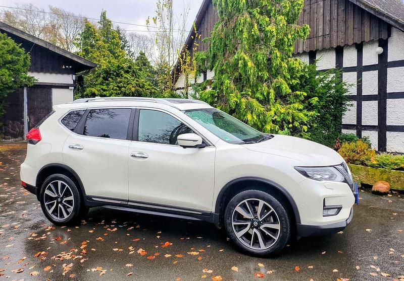 Weiß Gebraucht 2021 Nissan X-Trail Tekna SUV | 23.900 € - Bild 1/4
