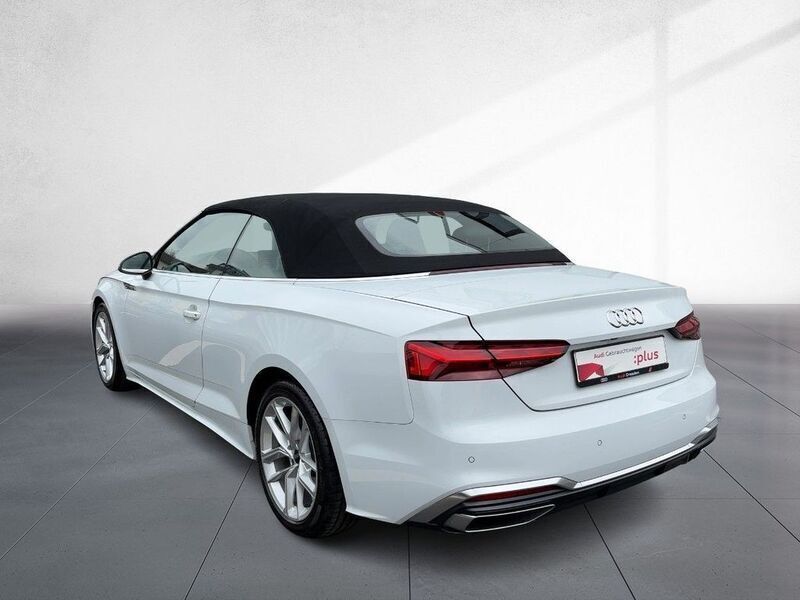 Gebraucht Audi A5 Cabriolet Ambiente 150 PS (110 kW) 2021 Gletscherweiß metallic Cabrio