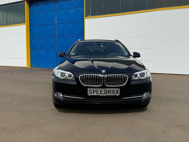 Gebraucht BMW 525 204 PS (150 kW) 2011 Schwarz Kombi