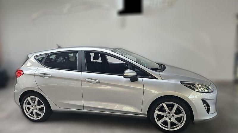 Silber metallic Gebraucht 2019 Ford Fiesta Cool & Connect Kleinwagen | 11.160 € (Fairer Preis) - Bild 1/4