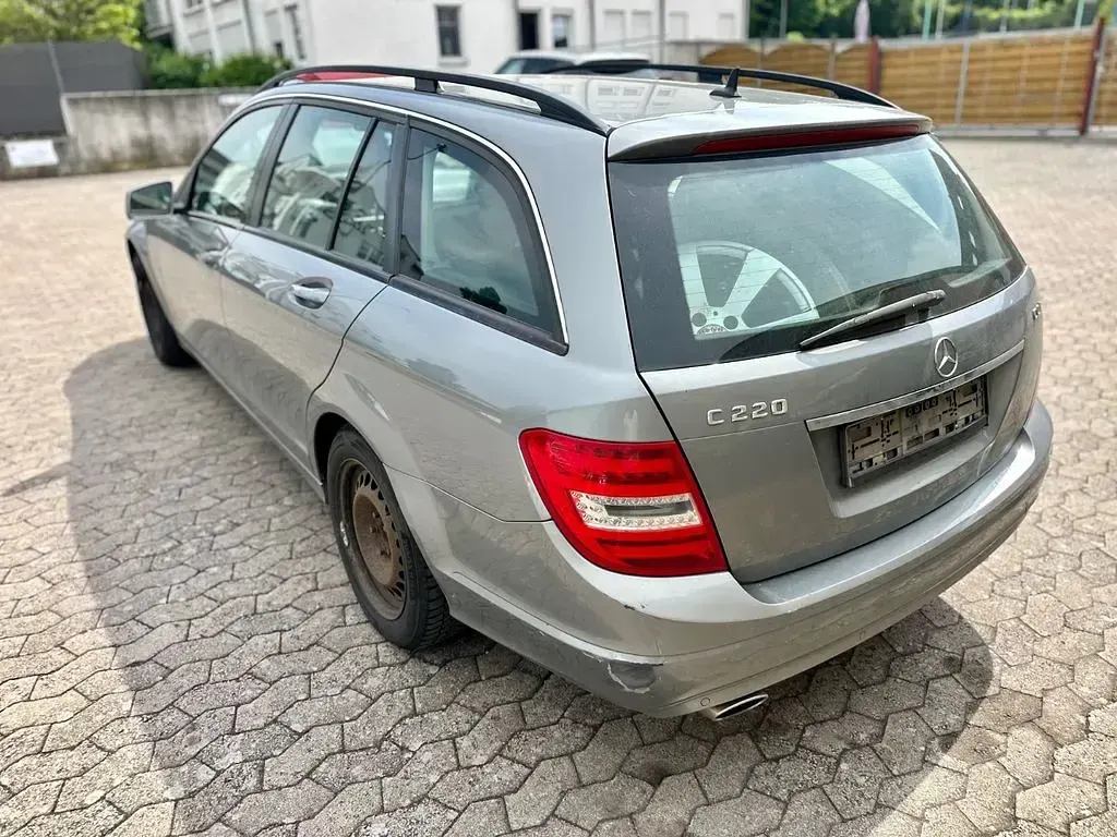 Gebraucht Mercedes C220 170 PS (125 kW) 2012 Silber Limousine