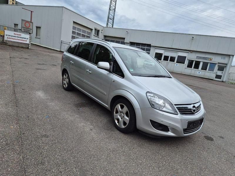 Silber Gebraucht 2012 Opel Zafira Family Van / Kleinbus | 3.700 € (Fairer Preis) - Bild 1/4