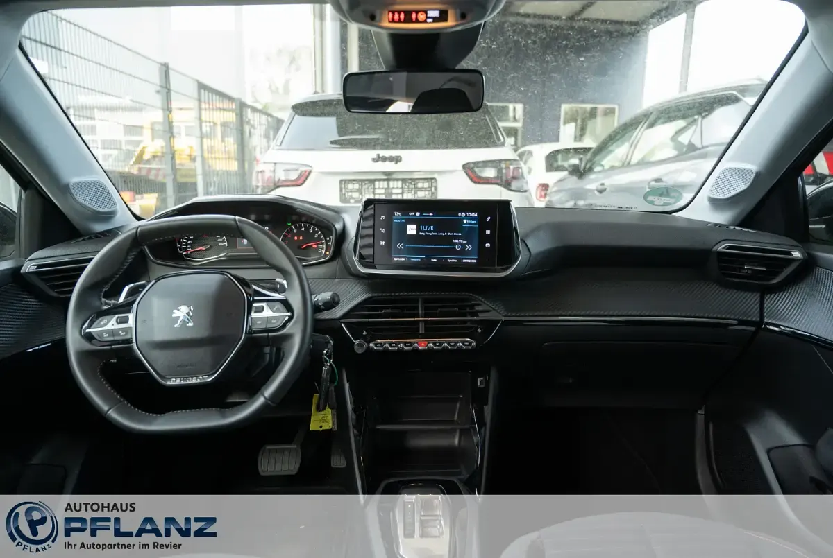 Gebraucht Peugeot 208 Active 101 PS (74 kW) 2023 Silber Kleinwagen