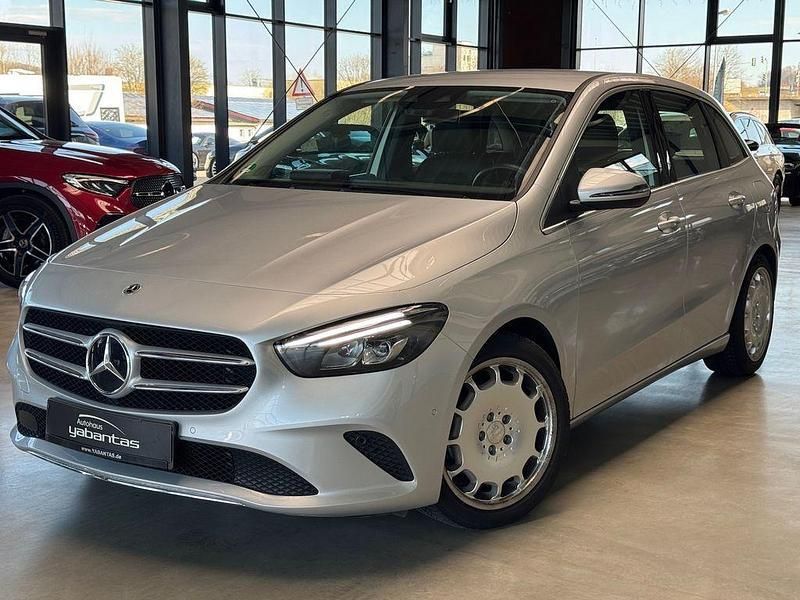Iridiumsilber metalliclack Gebraucht 2021 Mercedes B200 Progressive Van / Kleinbus | 26.800 € (Fairer Preis) - Bild 1/4