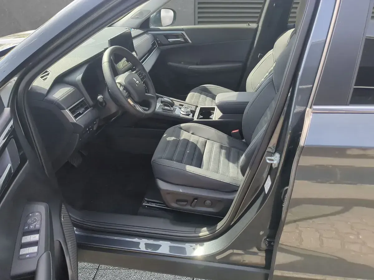 Gebraucht Mitsubishi Outlander P-HEV Edition 306 PS (225 kW) 2025 Grau (basaltgrau (u28)) SUV