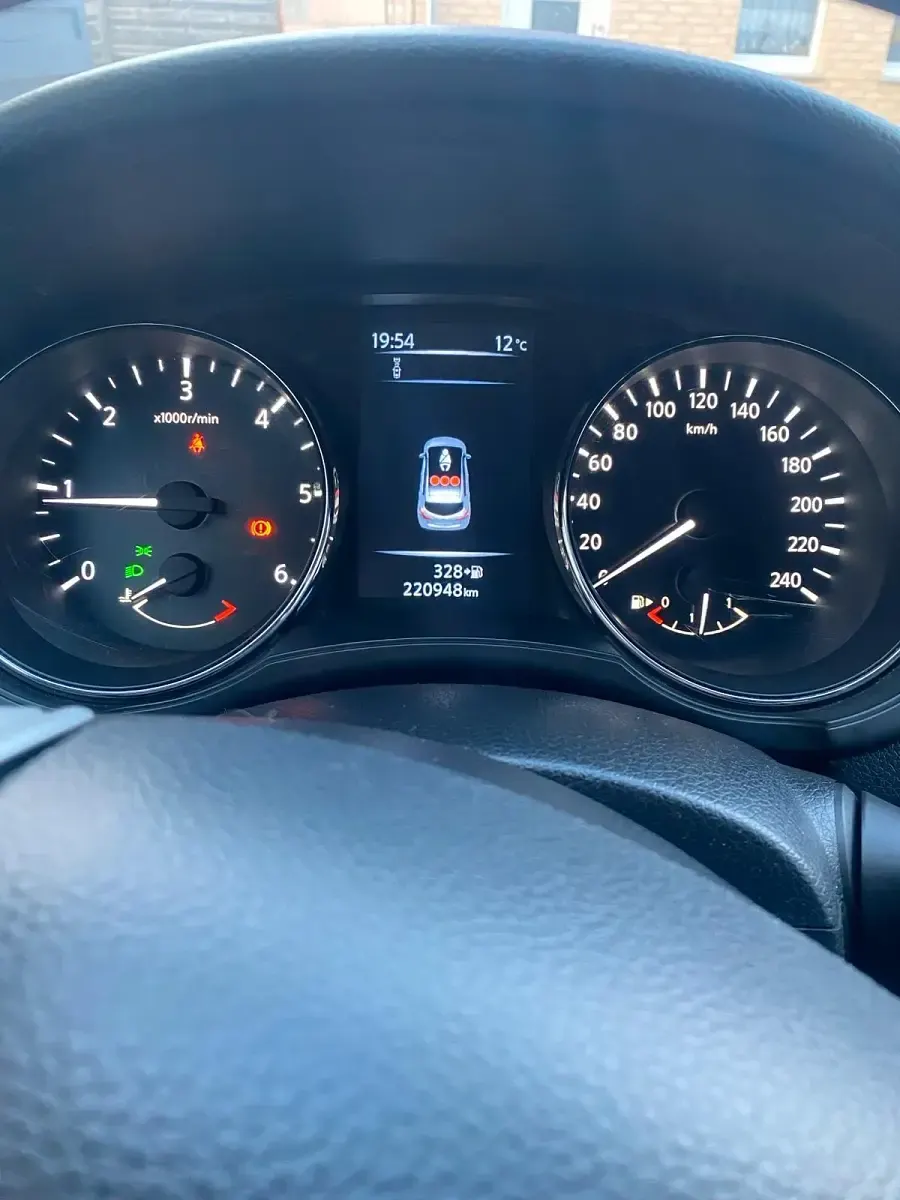 Gebraucht Nissan Pulsar 110 PS (80 kW) 2015 Silber Kleinwagen