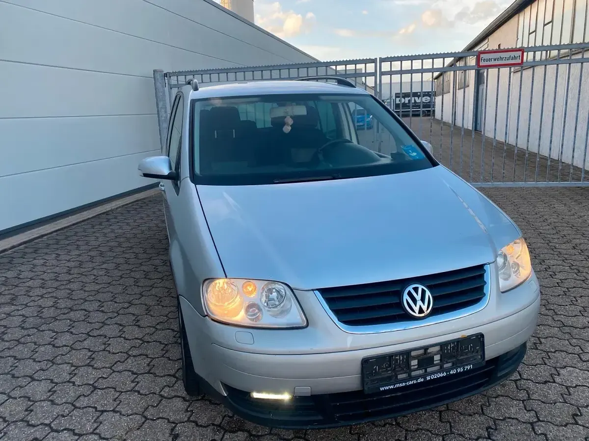 Gebraucht VW Touran 150 PS (110 kW) 2005 Silber Van / Kleinbus
