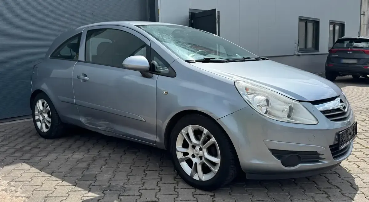 Gebraucht Opel Corsa 80 PS (58 kW) 2009 Andere farben Kleinwagen