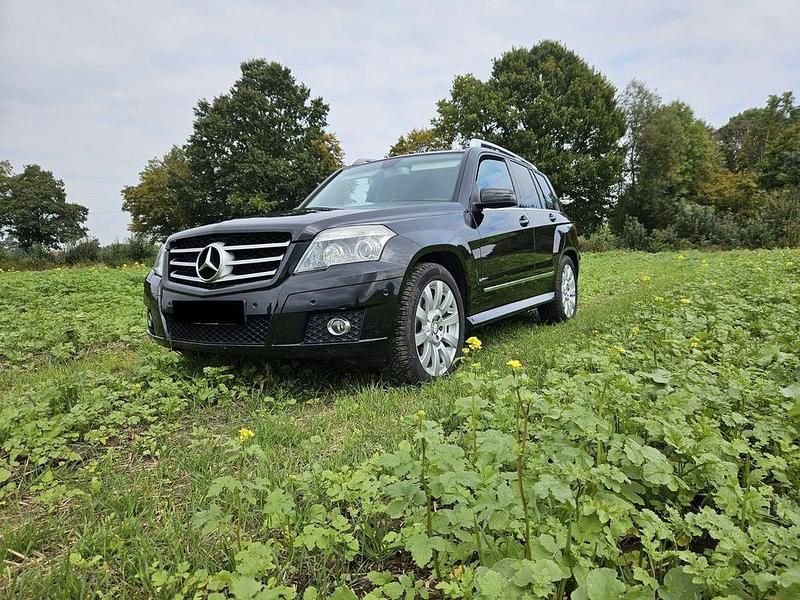 Schwarz Gebraucht 2009 Mercedes GLK350 SUV | 11.500 € (Etwas zu teuer) - Bild 1/4