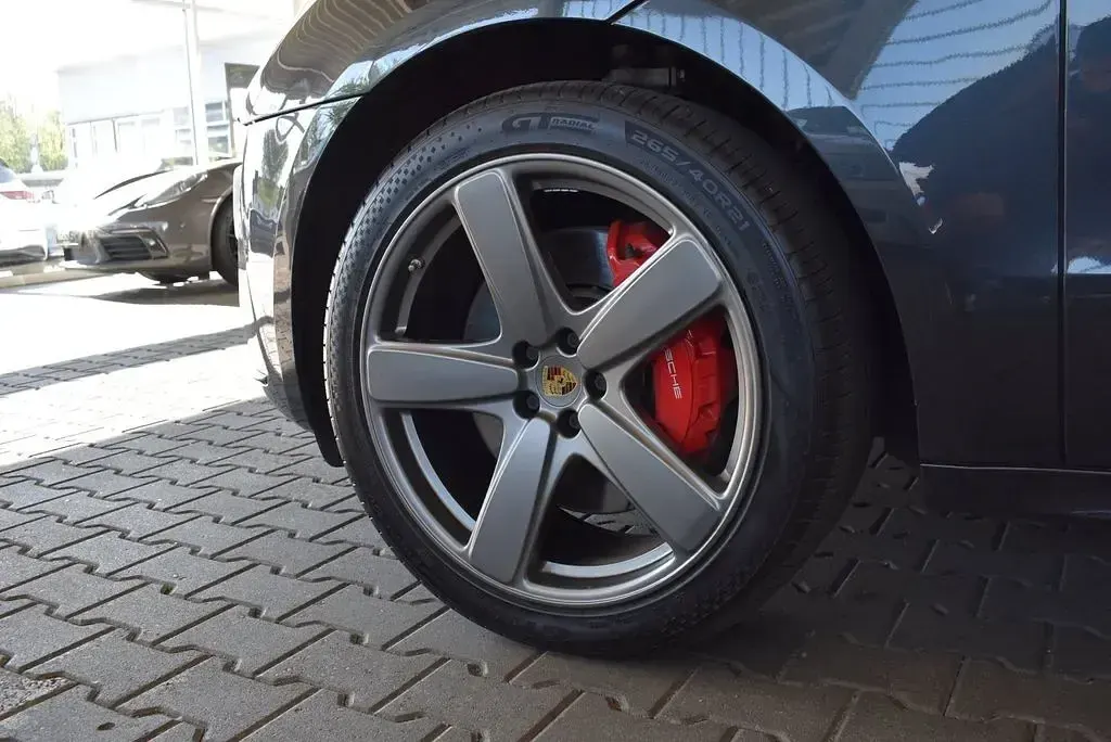 Gebraucht Porsche Macan Performance Package 441 PS (324 kW) 2018 Grau SUV