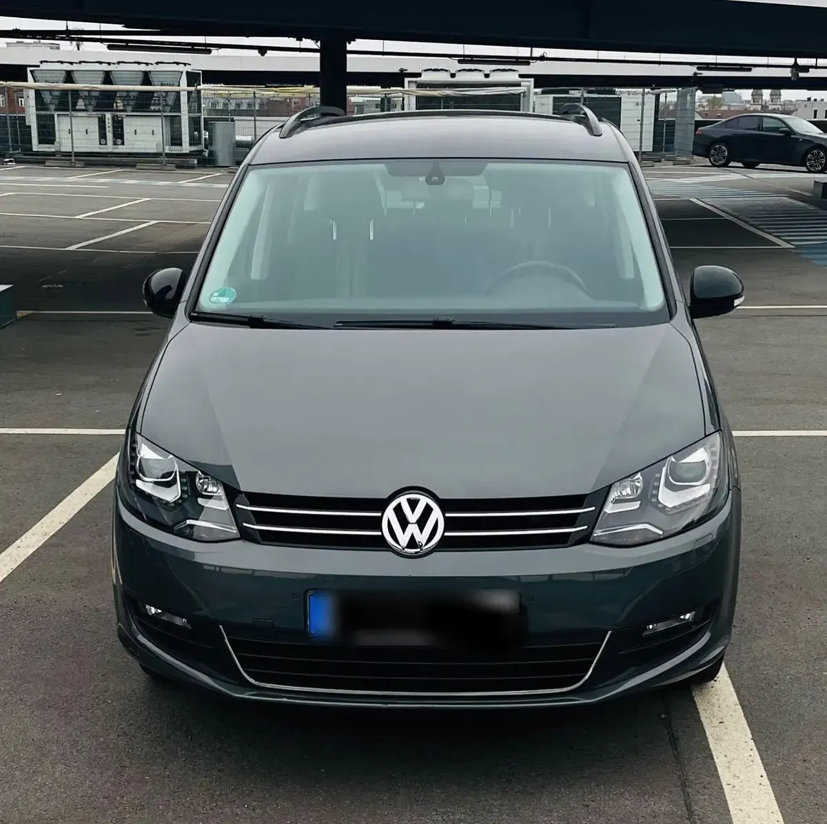 Gebraucht VW Sharan 140 PS (102 kW) 2012 Grau Van / Kleinbus
