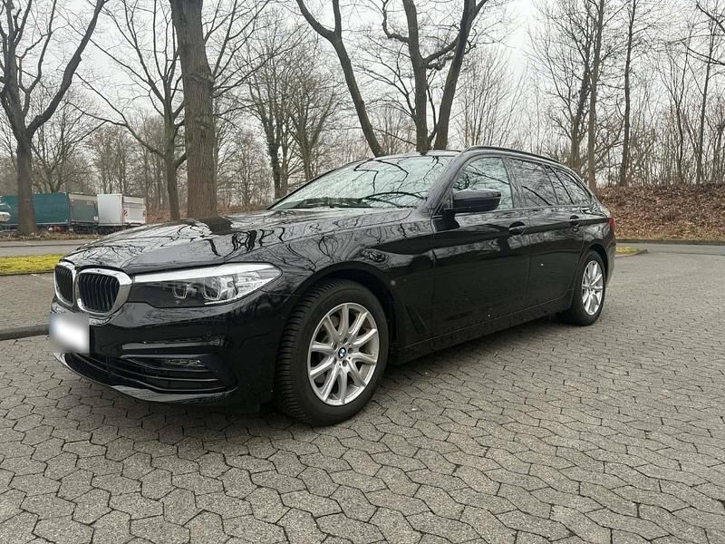 Gebraucht BMW 520 Shadowline 190 PS (139 kW) 2019 Schwarz Kombi
