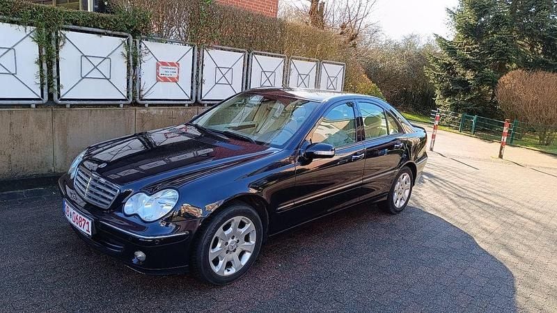 Blau Gebraucht 2005 Mercedes C180 Elegance Limousine | 2.890 € (Superpreis) - Bild 1/4