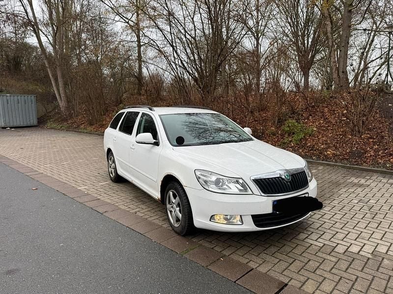 Gebraucht Skoda Octavia 140 PS (102 kW) 2013 Weiß Kombi