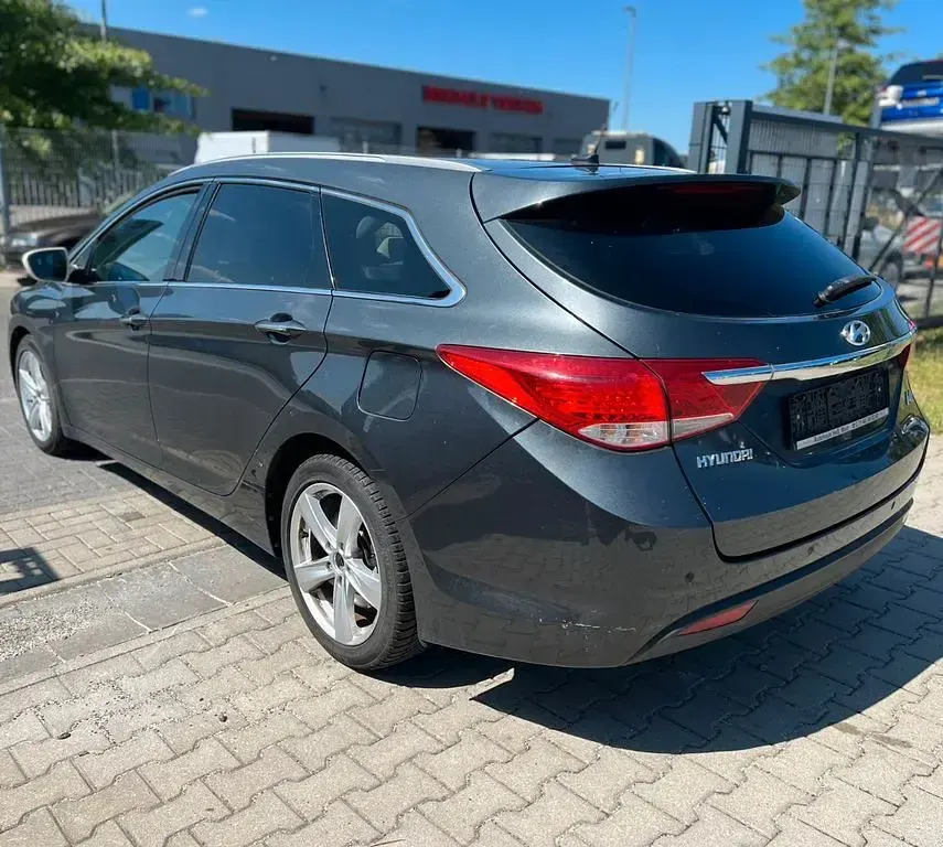 Gebraucht Hyundai i40 Edition 135 PS (99 kW) 2014 Grau Kombi