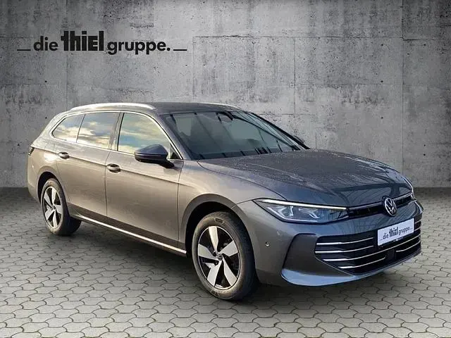 Neu VW Passat Business 150 PS (110 kW) 2025 Silber Limousine