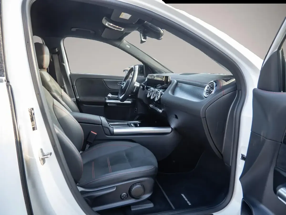 Gebraucht Mercedes EQA350 214 kW (292 PS) 2025 Manufacturer SUV