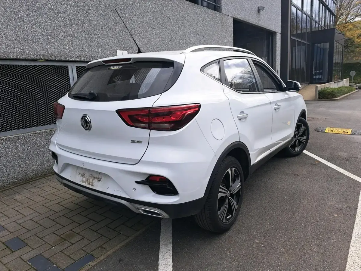 Gebraucht MG ZS Comfort 106 PS (77 kW) 2023 Dover white SUV