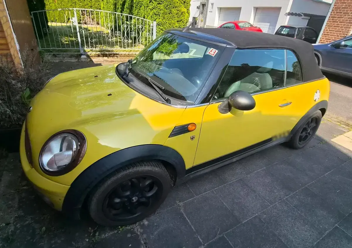 Gebraucht Mini One Cabriolet 96 PS (70 kW) 2012 Gelb Cabrio