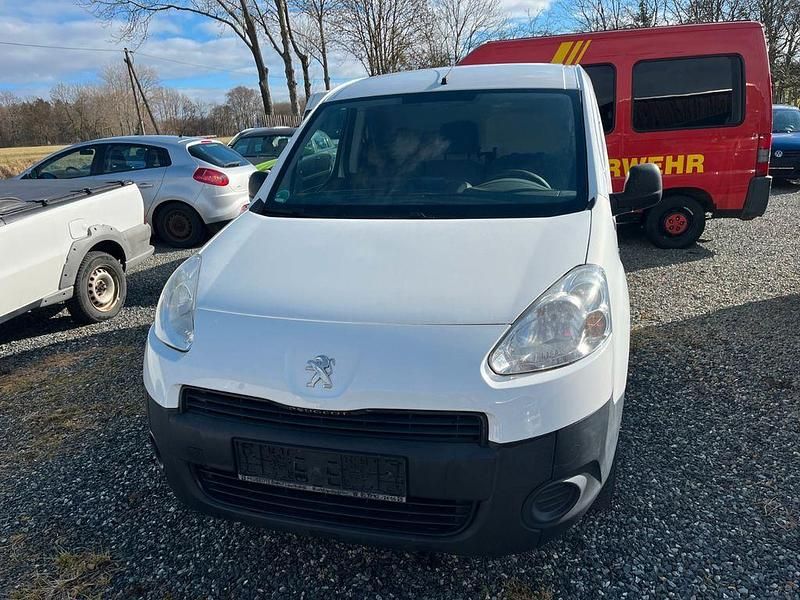 Gebraucht Peugeot Partner 114 PS (83 kW) 2015 Weiß Van / Kleinbus