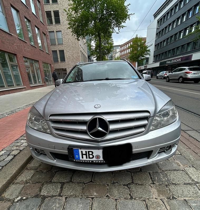 Grau Gebraucht 2009 Mercedes C200 Kombi | 2.500 € - Bild 1/4