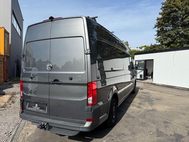 Gebraucht VW Crafter 177 PS (130 kW) 2023 Grau Van