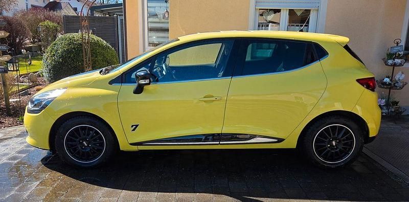 Gebraucht Renault Clio IV Luxe 90 PS (66 kW) 2014 Gelb Kleinwagen