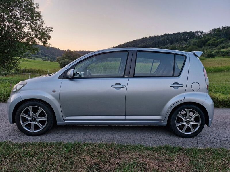 Gebraucht Daihatsu Sirion 87 PS (63 kW) 2005 Silber Kleinwagen