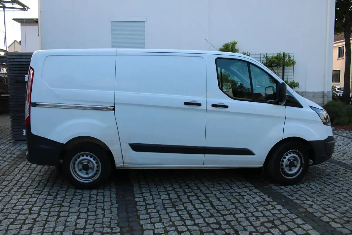 Gebraucht Ford Transit Custom 101 PS (74 kW) 2016 Weiß Van / Kleinbus