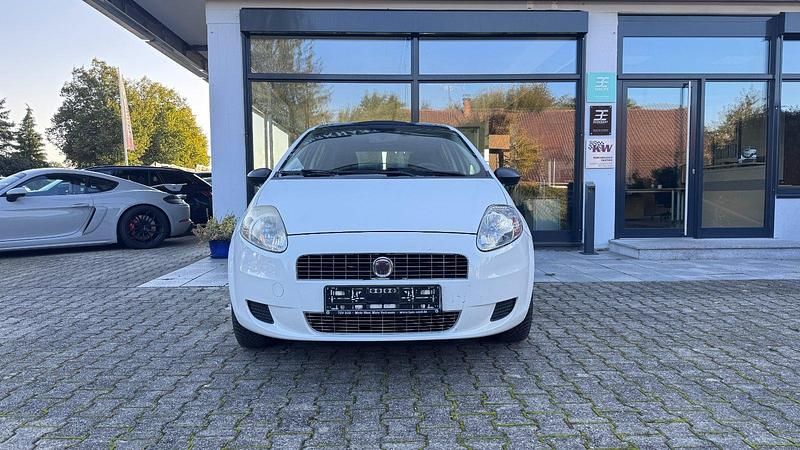 Weiß Gebraucht 2009 Fiat Punto Kleinwagen | 1.490 € (Fairer Preis) - Bild 1/4