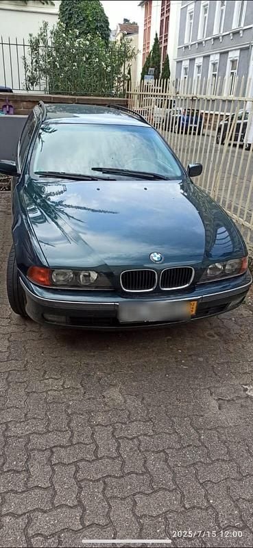Gebraucht BMW 520 150 PS (110 kW) 1999 Grün Kombi