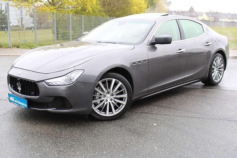 Begagnad Maserati Ghibli 411 HK (302 kW) 2013 Brun Sedan