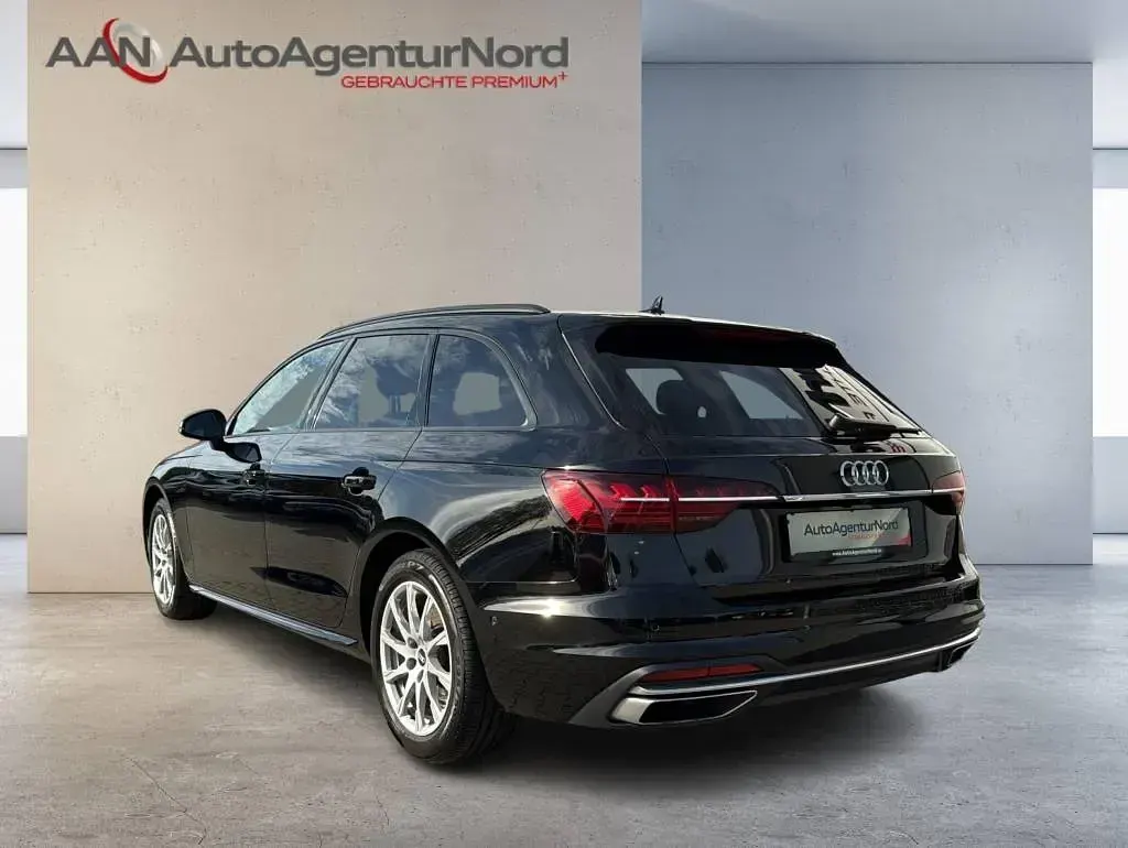 Gebraucht Audi A4 Sport 163 PS (119 kW) 2023 Schwarz Kombi