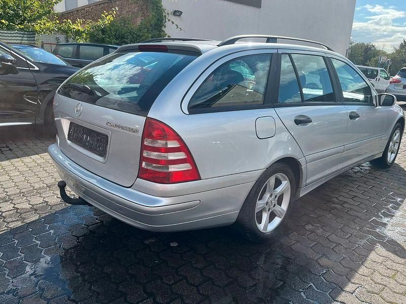 Gebraucht Mercedes C180 143 PS (105 kW) 2005 Silber Kombi
