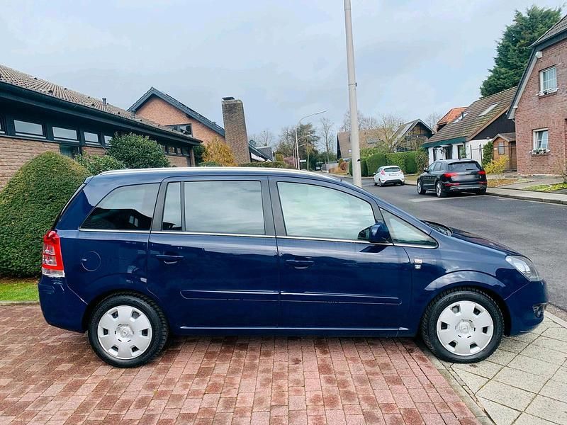 Gebraucht Opel Zafira 125 PS (91 kW) 2011 Blau Van / Kleinbus