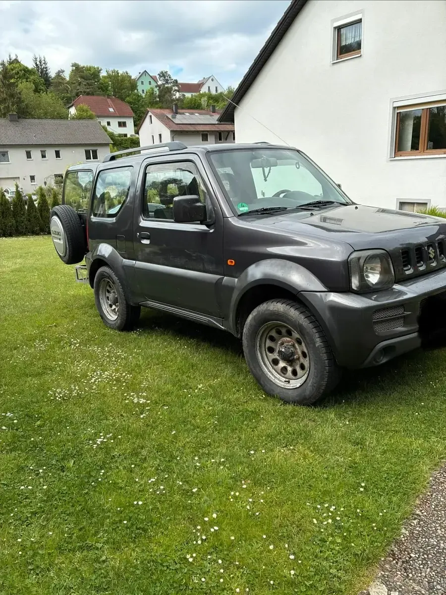 Używany Suzuki Jimny 84 KM (61 kW) 2010 Szary SUV