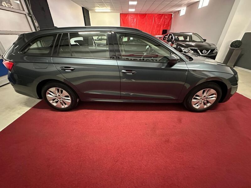 Gebraucht Skoda Octavia Ambition 116 PS (85 kW) 2022 Grau Kombi